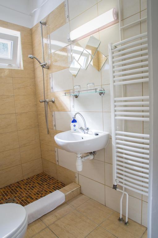 Ambrózia Szálláshely és Étterem Miskolc Extérieur photo