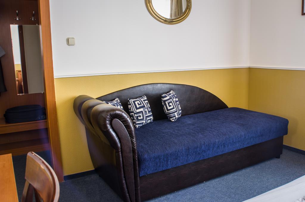 Ambrózia Szálláshely és Étterem Miskolc Extérieur photo