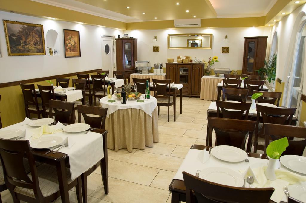 Ambrózia Szálláshely és Étterem Miskolc Extérieur photo