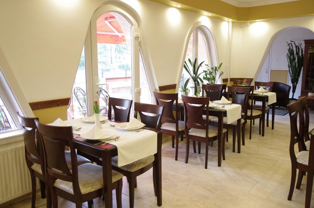 Ambrózia Szálláshely és Étterem Miskolc Extérieur photo