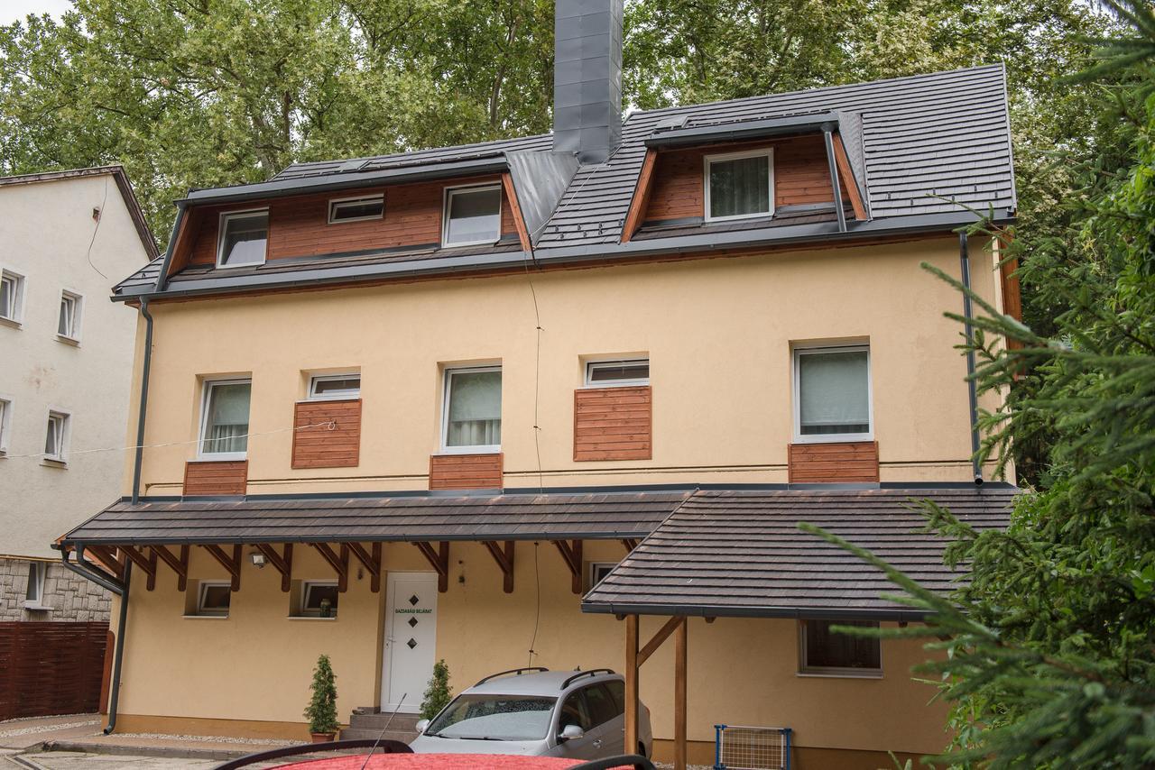 Ambrózia Szálláshely és Étterem Miskolc Extérieur photo