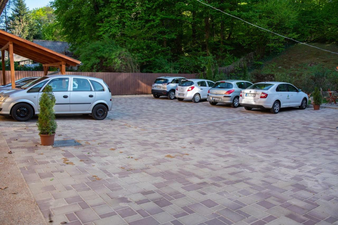 Ambrózia Szálláshely és Étterem Miskolc Extérieur photo