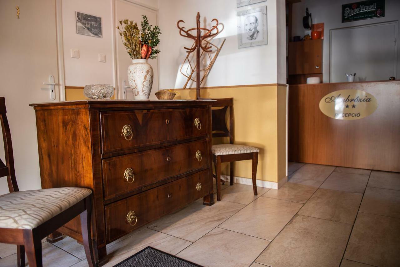 Ambrózia Szálláshely és Étterem Miskolc Extérieur photo