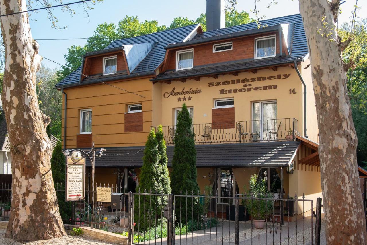 Ambrózia Szálláshely és Étterem Miskolc Extérieur photo
