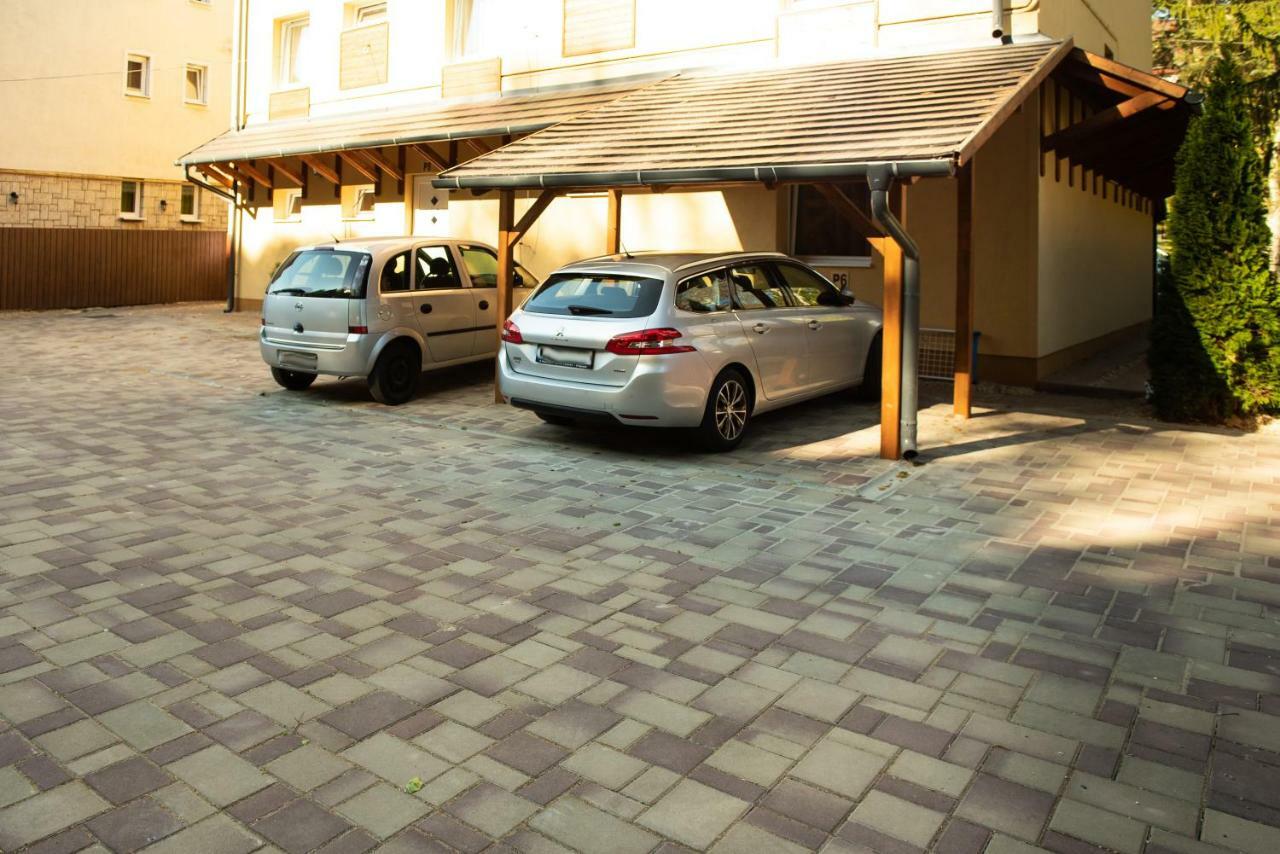 Ambrózia Szálláshely és Étterem Miskolc Extérieur photo